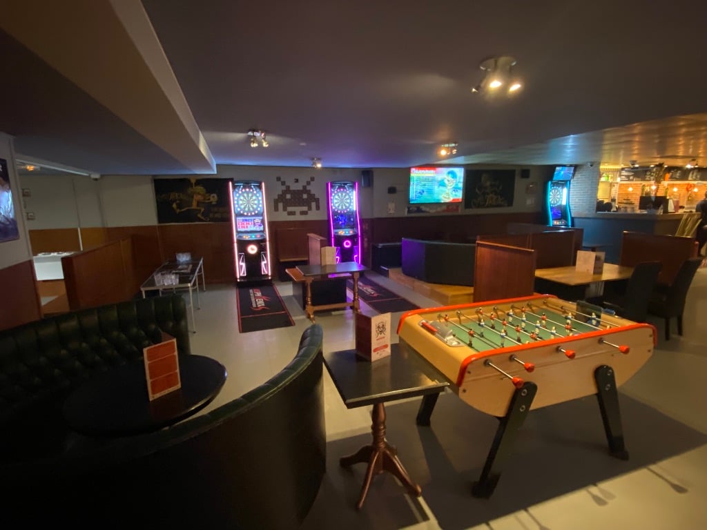 Bulldog Pub 3